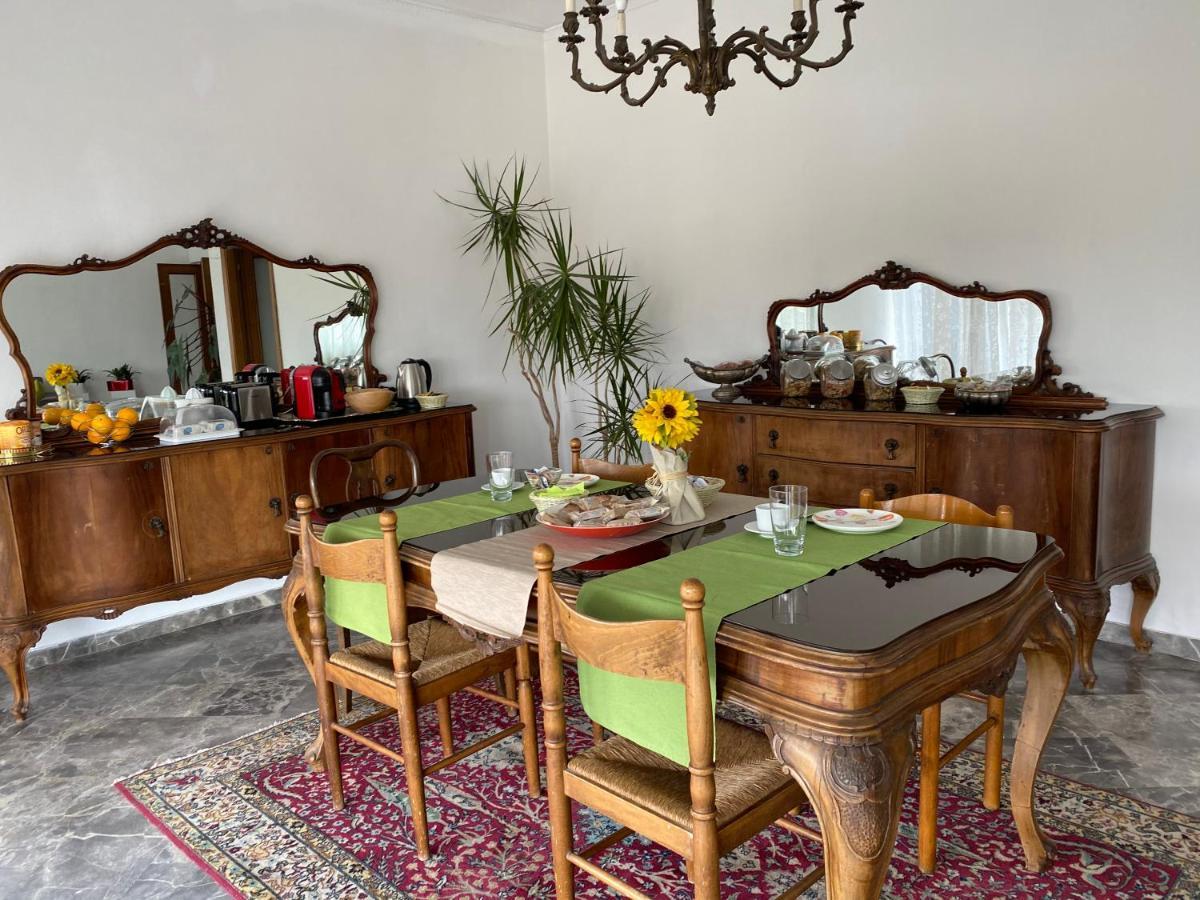 B&B Del Viaggiatore Сарцана Екстериор снимка
