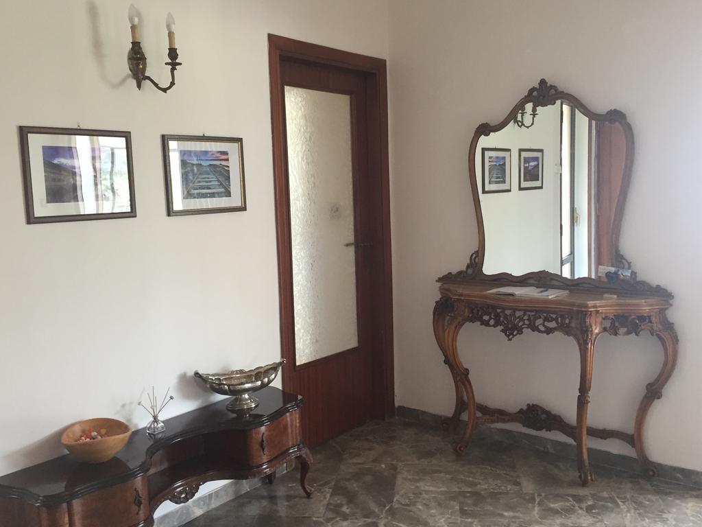 B&B Del Viaggiatore Сарцана Екстериор снимка