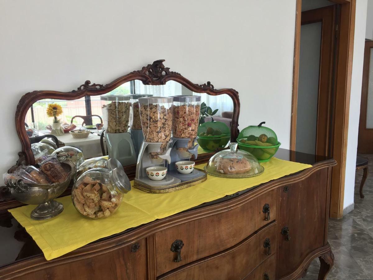 B&B Del Viaggiatore Сарцана Екстериор снимка